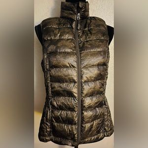 32 Degrees Vest with travel bag